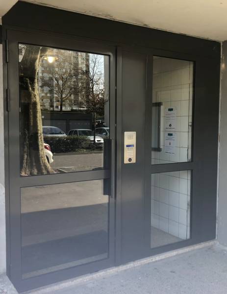 Porte résidence, copropriété Lyon Décines Charpieu, Rhône alpes