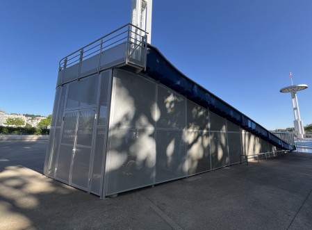 Vue extérieur 2 local stockage à la piscine du Rhône Lyon