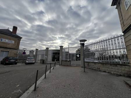 Réalisation et pose à l'identique d’un ensemble de clôtures métalliques barreaudées au Nouveau Cimetière Guillotière à Lyon.