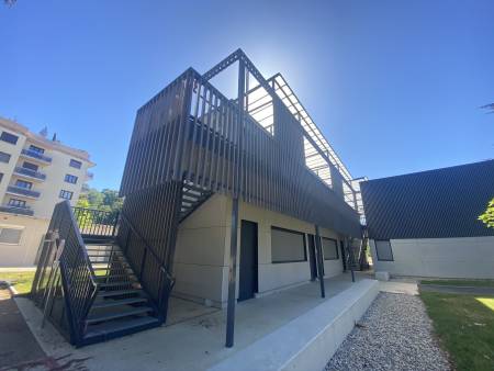 Collège Sacré Cœur - Escalier et ossature double peaux à Ecully, proche de Lyon