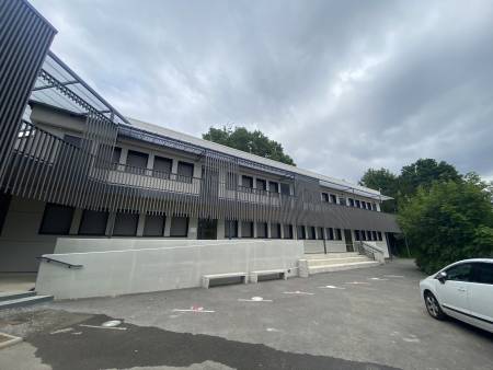 Fabrication et mise en place d’ouvrages métalliques intégrant deux escaliers et leur garde-corps au Collège Sacré Cœur à Ecully, proche de Lyon