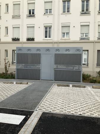 Notre zone d'activité pour ce service Réalisation d’escalier en fer plat sans crémaillère en acier avec main courante design et revêtement thermolaqué résistant aux agressions extérieures