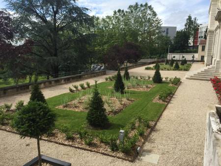 Vue d'ensemble du par de la maison St Irénée LYON Rhône Alpes