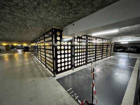 Réalisation et mise en place d’un local vélo en tôles perforées acier au parking Lyon Parc Auto à Lyon.