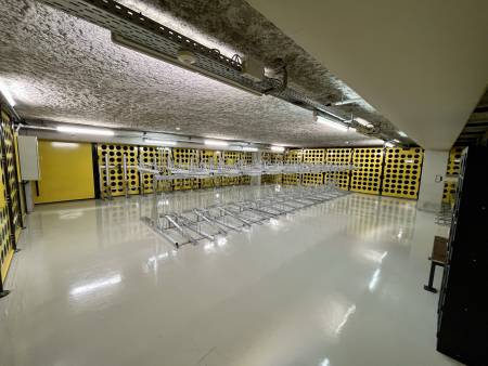 Réalisation et mise en place d’un local vélo en tôles perforées acier au parking Lyon Parc Auto à Lyon.